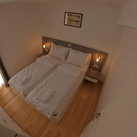 For 4 Apartament Petrčane