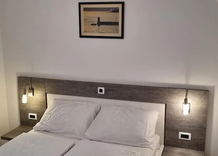 For 4 Apartman Petrcane