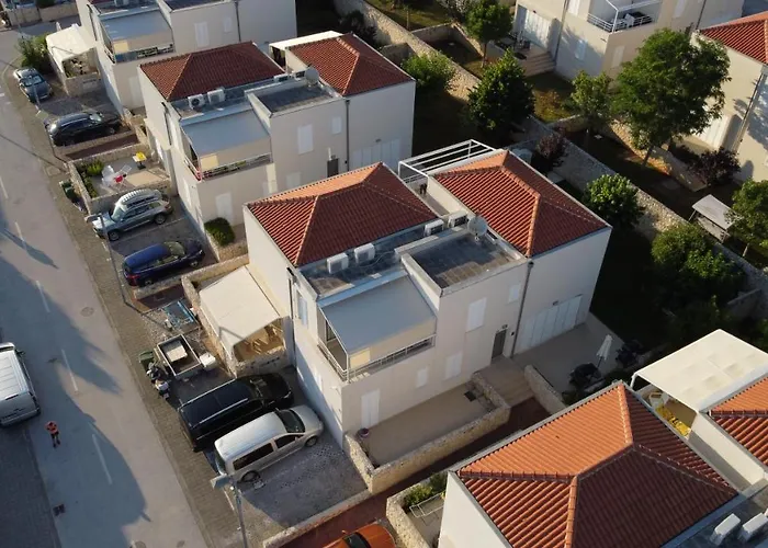 For 4 Apartman Petrcane