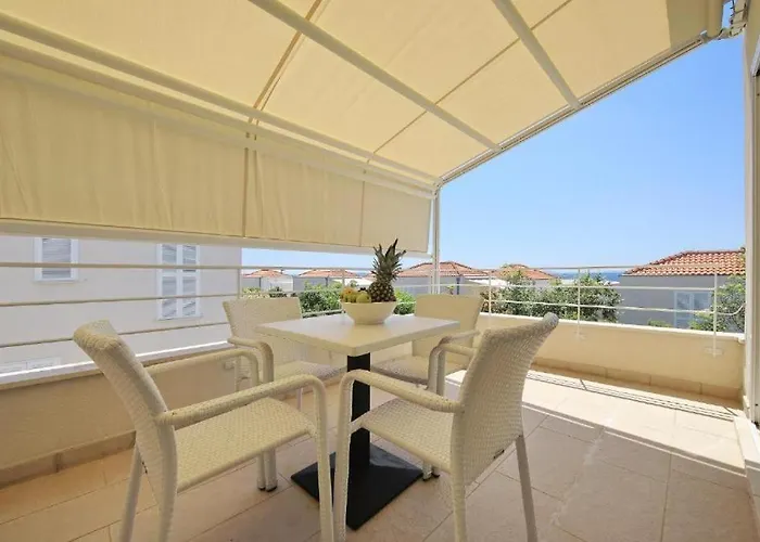 Apartamento For 4 Petrcane